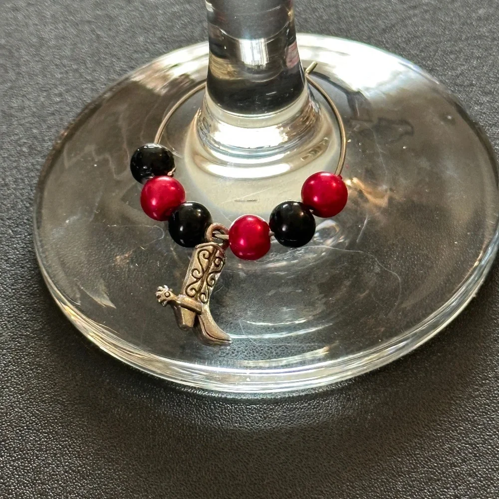 Wine glass tag, stainless steel hoop, black/red beads cowboy boot charm